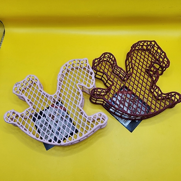 2 Vtg Rocking Horse Wire Baskets Desk Organizers Red Pink 5.5 Inch - Picture 2 of 5